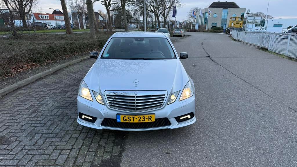Mercedes-Benz Mercedes 2010 Grijs, Auto's, Automaat, Euro 5, Achterwielaandrijving, Zwart