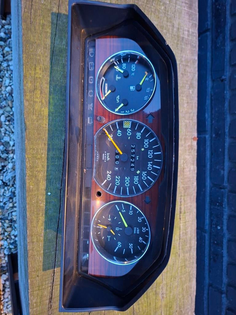 Mercedes-Benz W124 tellerklok – benzine – hout 240 km/h, Auto-onderdelen, Dashboard en Schakelaars, Ophalen of Verzenden, Nieuw