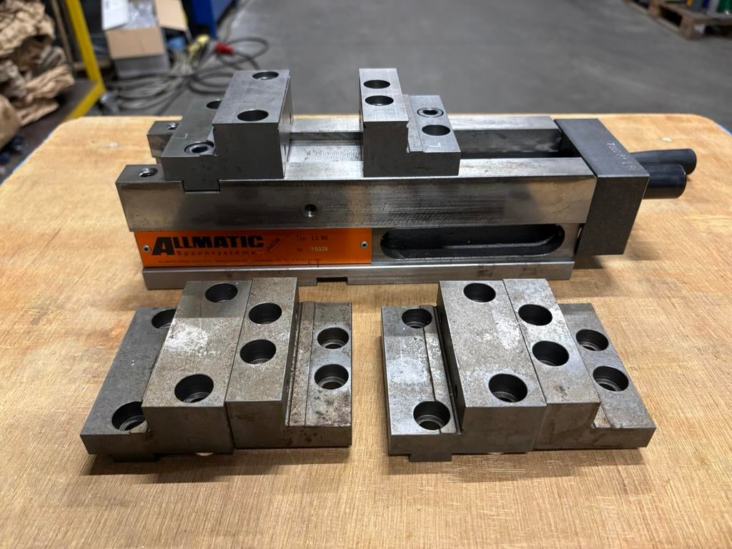 Allmatic LC90 machineklem T-rex bekken-verhogers precisiekle, Doe-het-zelf en Verbouw, Ophalen, Zo goed als nieuw