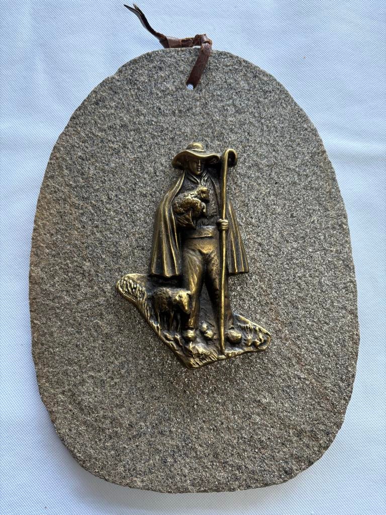 Leien wanddecoratie met bronzen herder, Ophalen of Verzenden, Gebruikt
