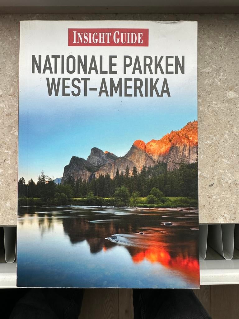 Reisgids Nationale parken West-Amerika - Insight Guides, Boeken, Reisgidsen, Overige merken, Ophalen of Verzenden, Zo goed als nieuw