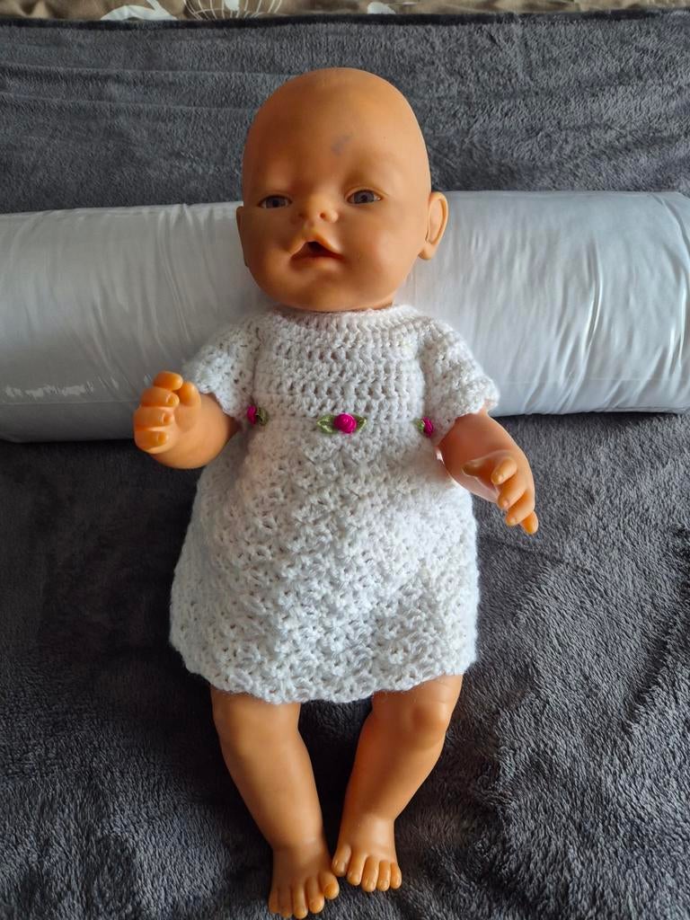 Leuke baby born met gehaakt jurkje, Ophalen of Verzenden, Gebruikt, Babypop