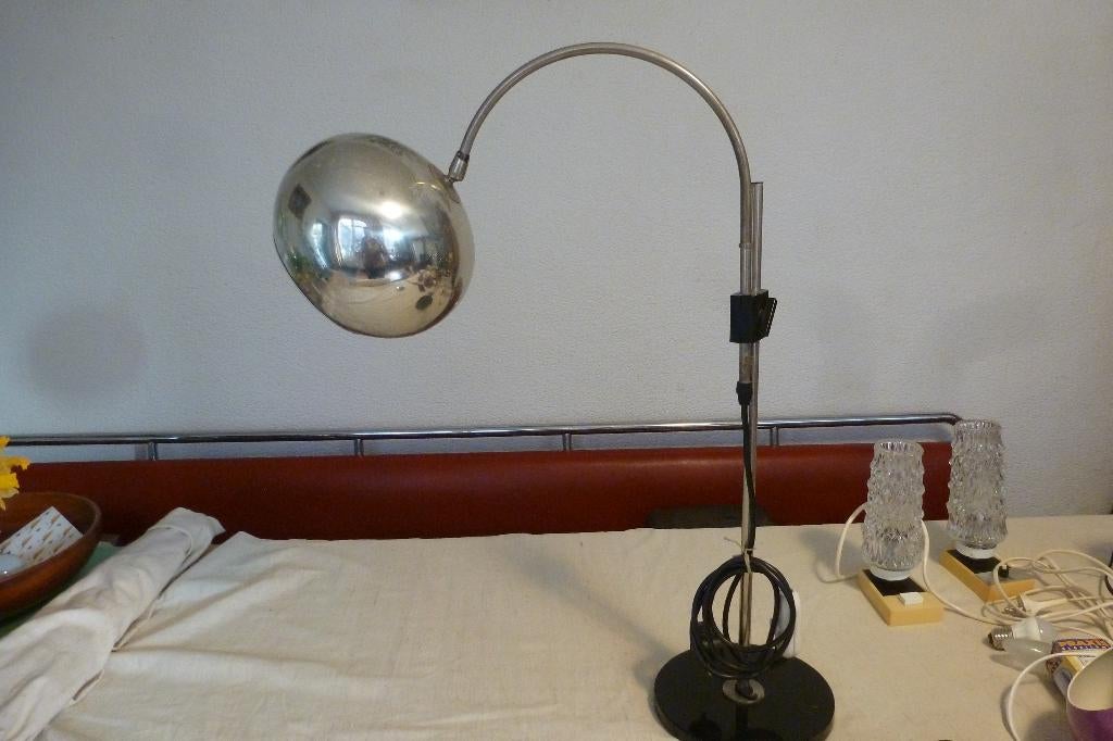 TAFELLAMP,SIXTIES,ZEVENTIES,POP,MID-CENTURY,VINTAGE,SPACEAGE, Gebruikt, Ophalen of Verzenden, Metaal, Minder dan 50 cm