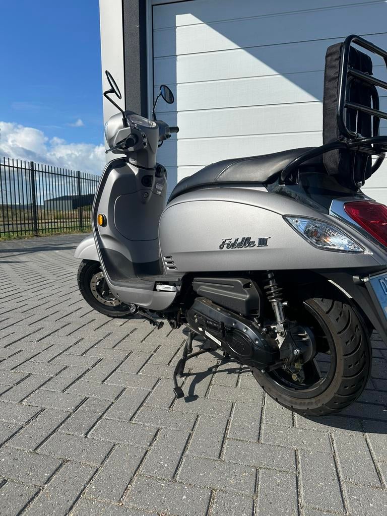 Snorscooter Sym Fiddle 3 in nieuwstaat -1245 km, Fietsen en Brommers, Snorfietsen en Snorscooters, Zo goed als nieuw, SYM, Benzine