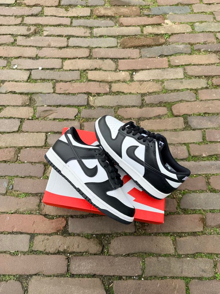 Nike Dunk Low panda EU 38.5, Jongen of Meisje, Schoenen, Nieuw, Ophalen of Verzenden