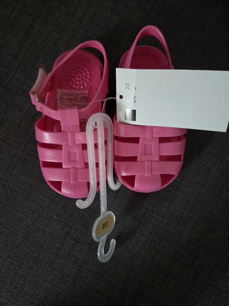 Leuke roze kindersandalen - maat 20, Kinderen en Baby's, Babykleding | Schoentjes en Sokjes, Schoentjes, Meisje, Ophalen of Verzenden