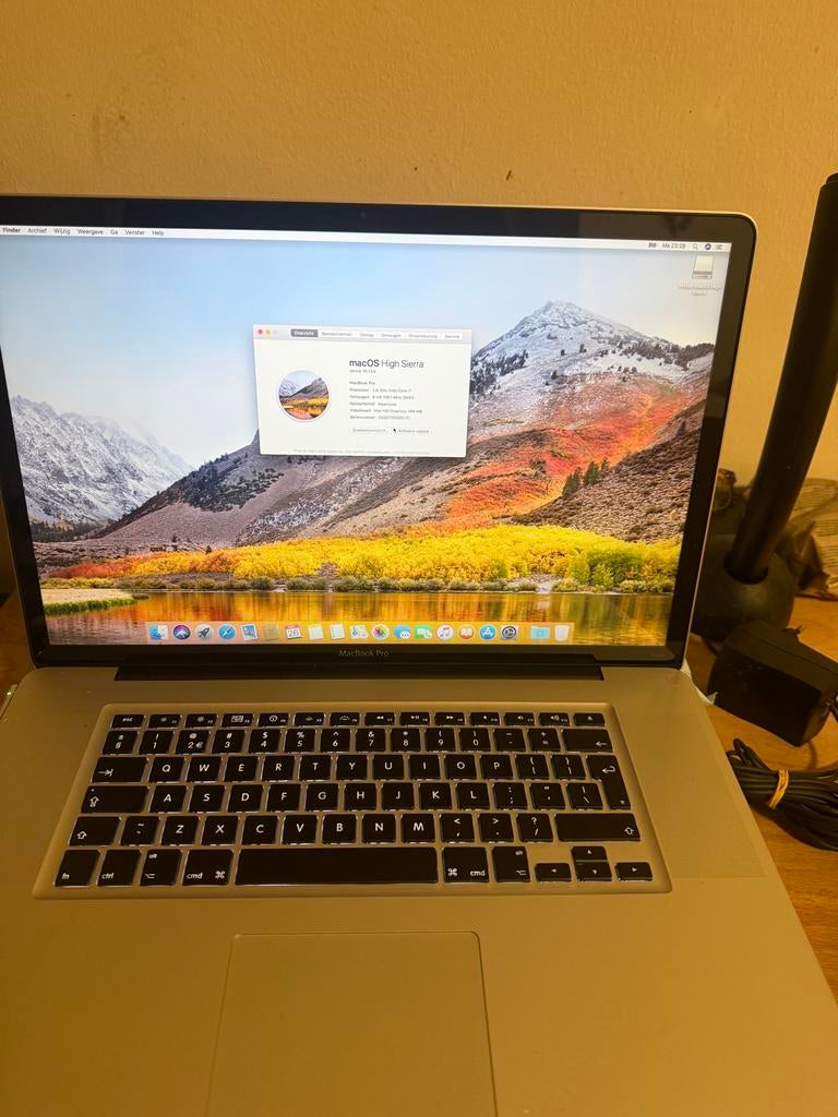 MacBook Pro  17-inch - Goed Onderhouden, Computers en Software, Apple Macbooks, MacBook Pro, Gebruikt, 2 tot 3 Ghz, 8 GB