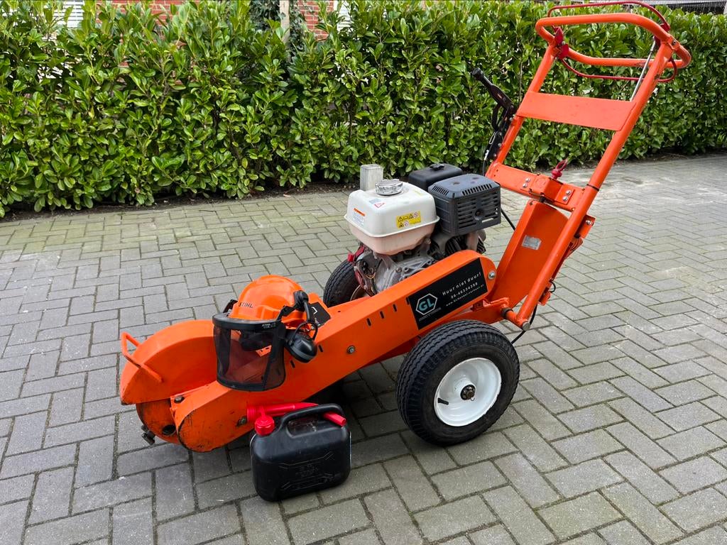 Stobbenfrees te huur!, Diensten en Vakmensen, Verhuur | Gereedschap en Machines