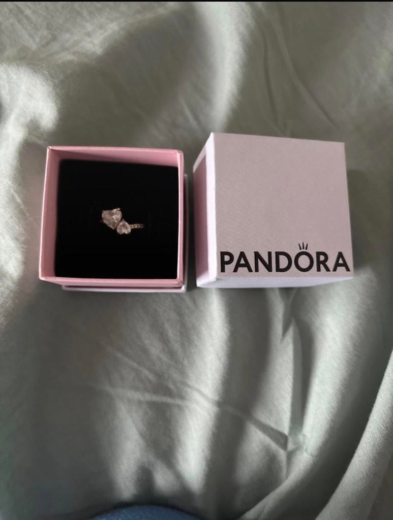 Pandora dubbel hart goud ring, Nieuw, Ophalen of Verzenden, 17 tot 18, Dame