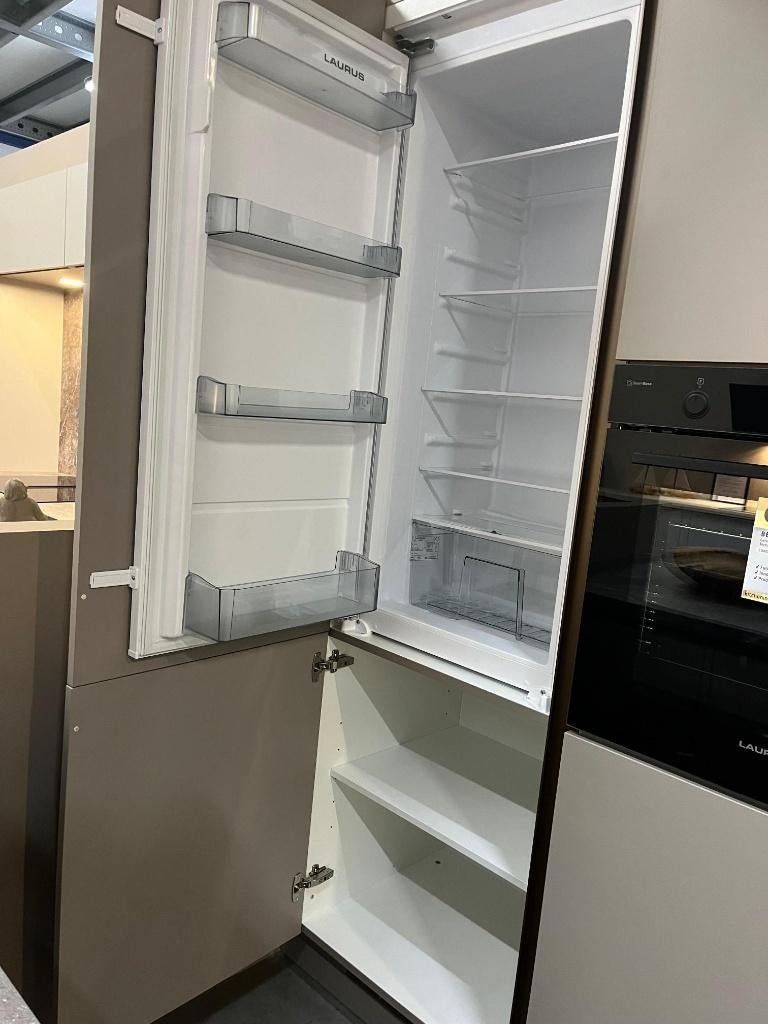 Foto 3 van Complete Keuken compleet NIEUW met apparatuur - Keuken Roos