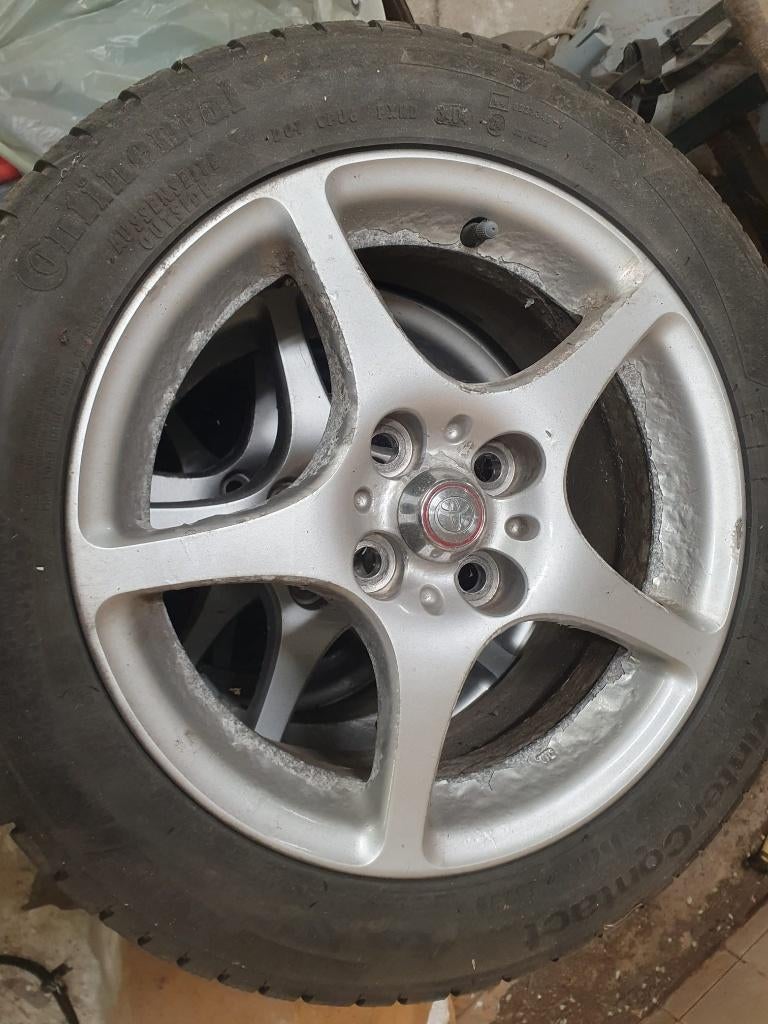 Set winterbanden 15 inch incl. lichtmetalen velgen Toyota, Ophalen, Gebruikt, 15 inch, Banden en Velgen