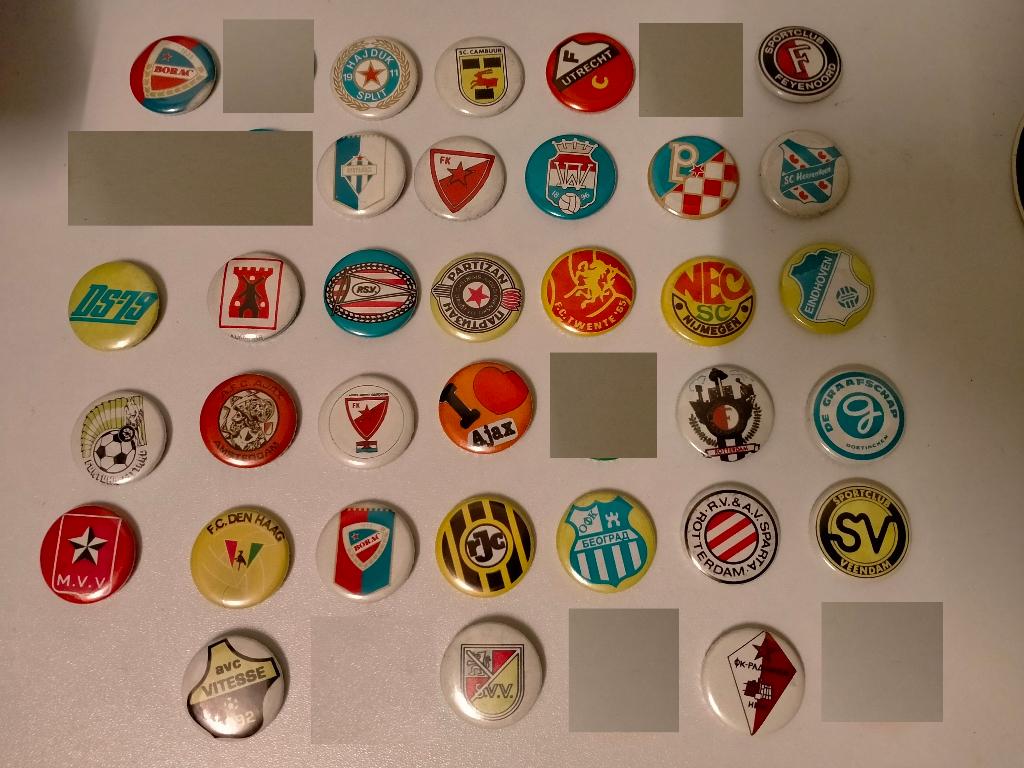 Graafschap NAC Veendam Fortuna Ajax vintage buttons voetbal, Ophalen of Verzenden, Gebruikt, Sport