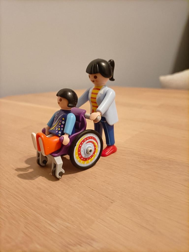 Vrouw met kind in rolstoel playmobil, Ophalen, Zo goed als nieuw, Los playmobil