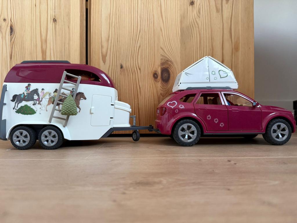 Schleich 42535 avontuur met auto en paardentrailer, Ophalen of Verzenden, Zo goed als nieuw