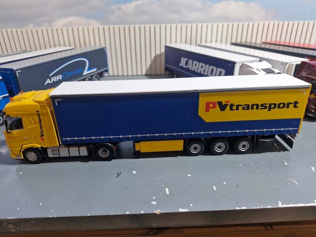 Daf XG met huiftrailer wsi, Hobby en Vrije tijd, Modelauto's | 1:50, Ophalen of Verzenden, Zo goed als nieuw, Bus of Vrachtwagen