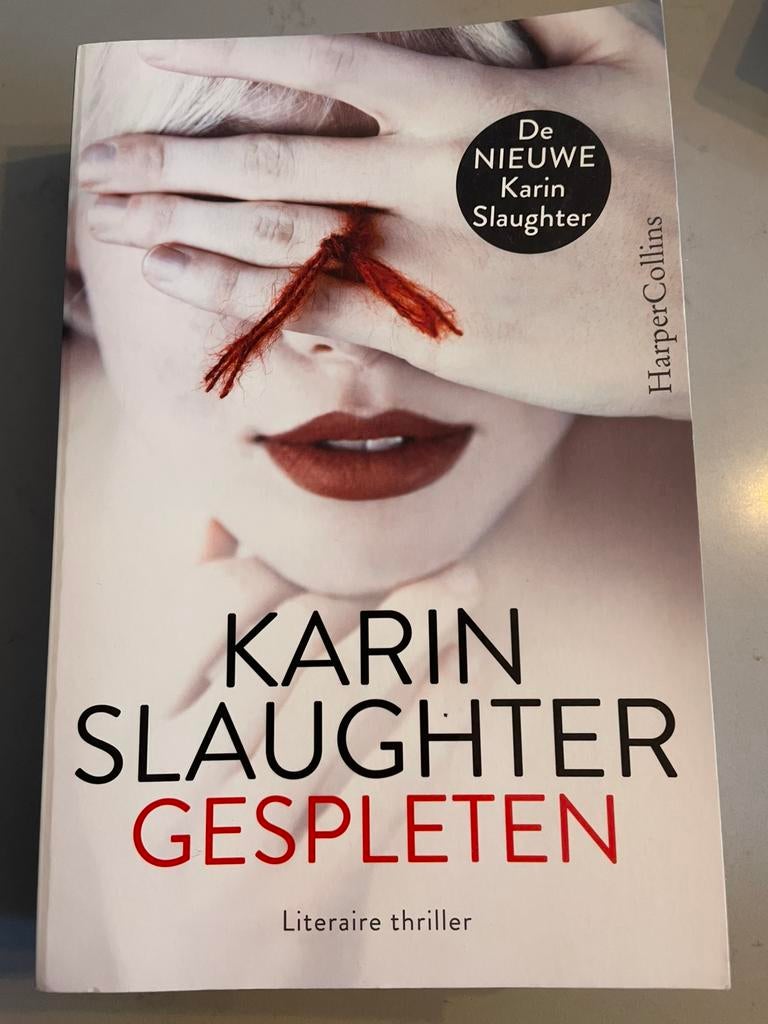 Karin Slaughter - Gespleten, Ophalen of Verzenden, Zo goed als nieuw, Karin Slaughter