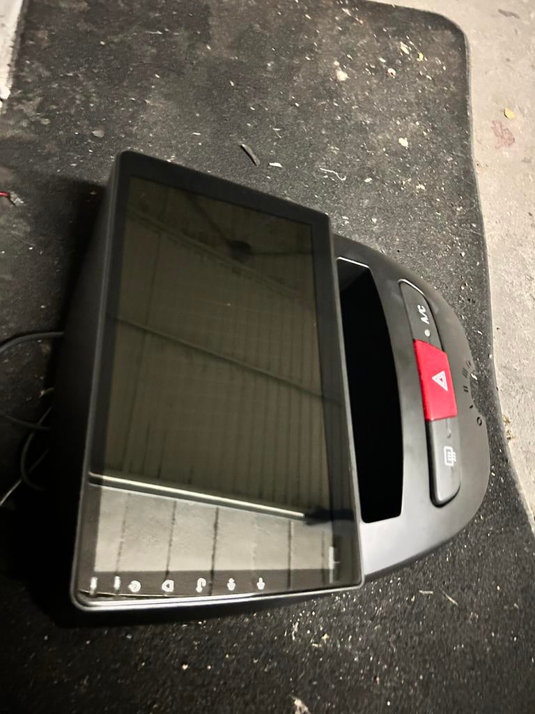 CarPlay Autoradio voor peugeot 107 toyota aygo en citroen c1, Auto diversen, Ophalen of Verzenden, Zo goed als nieuw