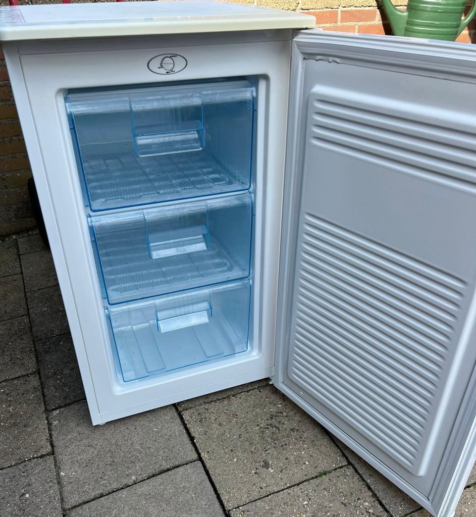 Exquisit tafelmodel diepvries met drie laden, Gebruikt, Minder dan 60 cm, Energieklasse A of zuiniger, Vrijstaand