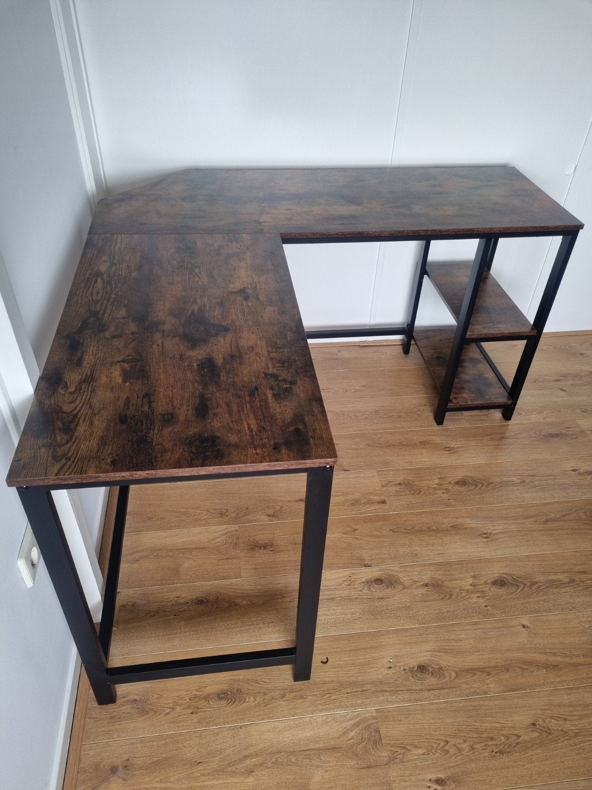 Net hoek bureau uit de doos gehaald niks mee gedaan, Ophalen, Demontabel, Spaanplaat of MDF, 138 cm