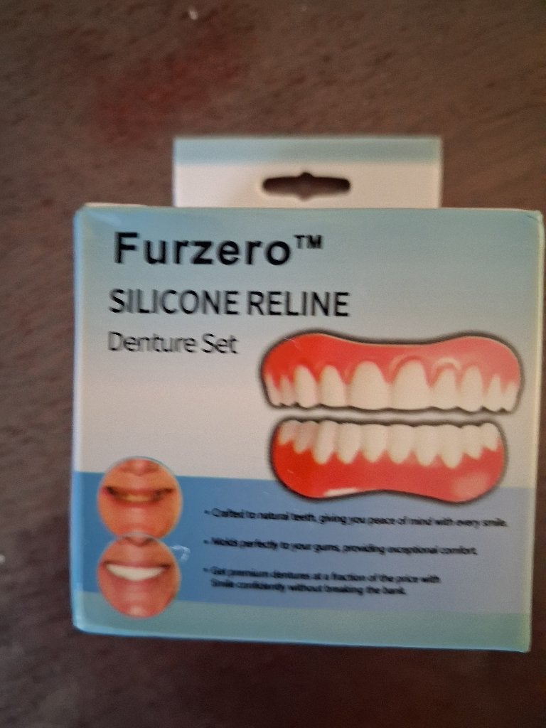 doosje silecone reliner voor een mooi kunstgebit 5 euro, Ophalen of Verzenden, Nieuw, Tandpasta