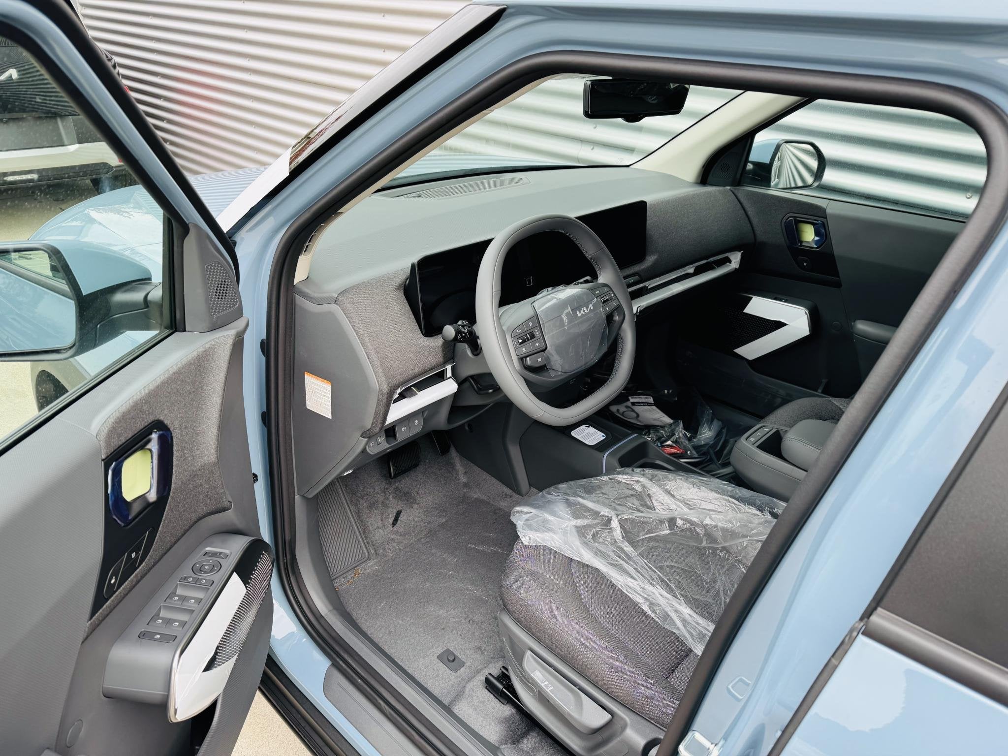 Kia EV2 Plus 61 kWh Rijklaar incl. Pastel lak | VoorraadVoor, Auto's, 360 min, SUV of Terreinwagen, Te koop, Verwarmde buitenspiegels