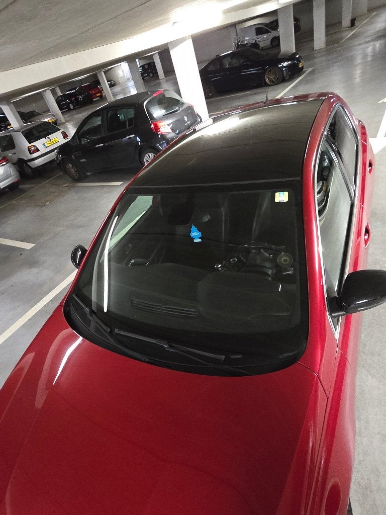 Foto 4 van Peugeot 308 1.2E-THP 96/130 5-D 2015 Rood
