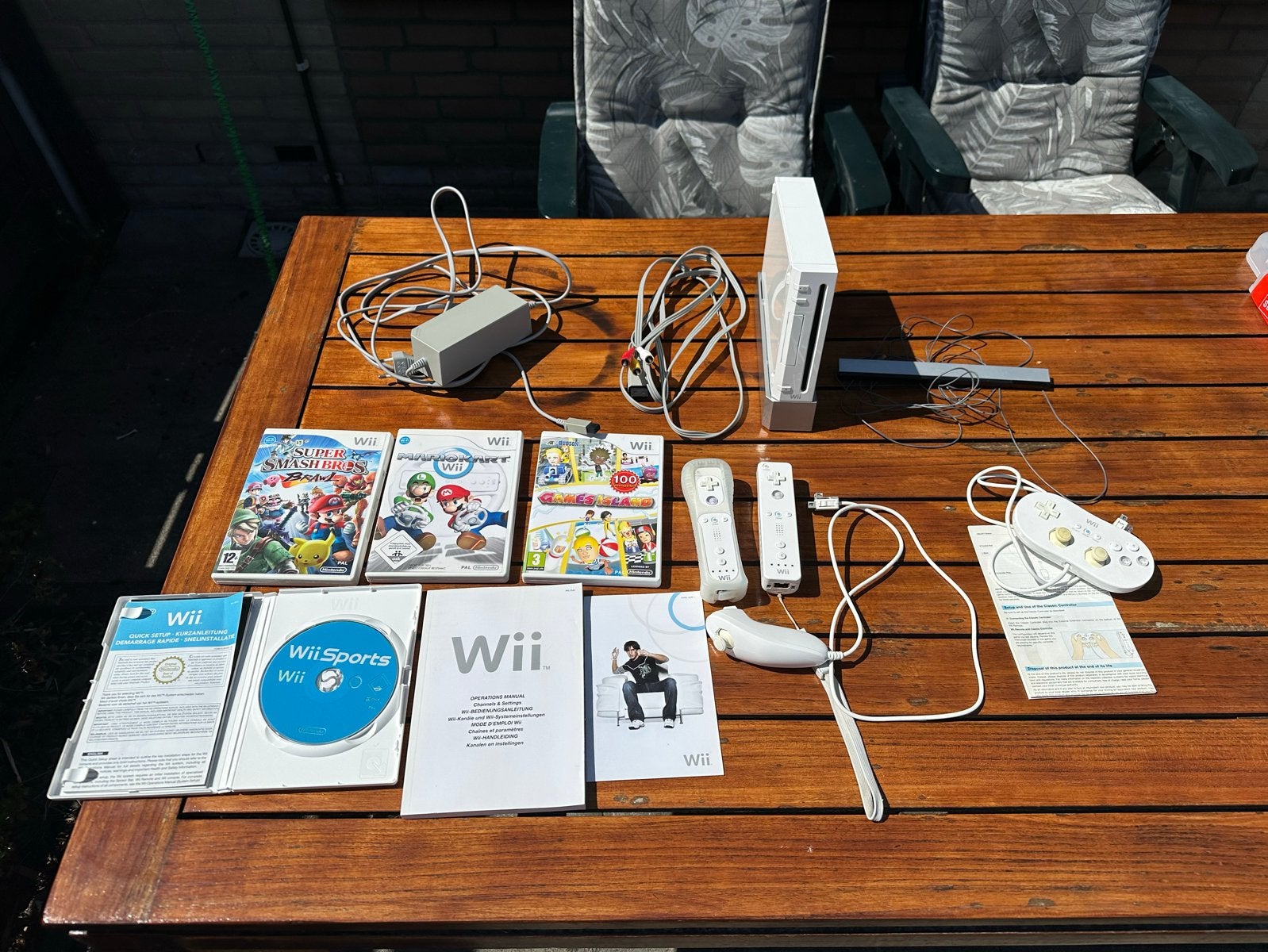 Originele Nintendo Wii met accesoires en games, 3 spelers of meer, Ophalen, Gebruikt, Vanaf 3 jaar