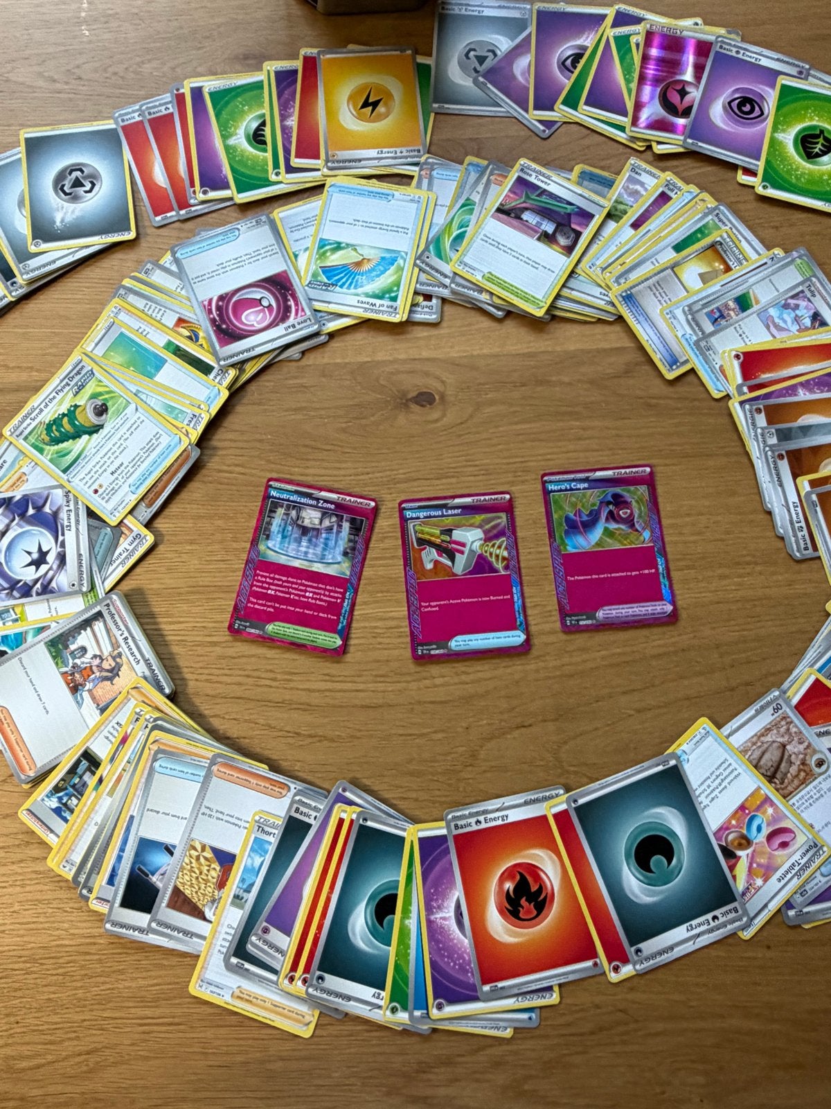 Grote verzameling Pokémon kaarten met blik, Ophalen of Verzenden, Gebruikt, Meerdere kaarten