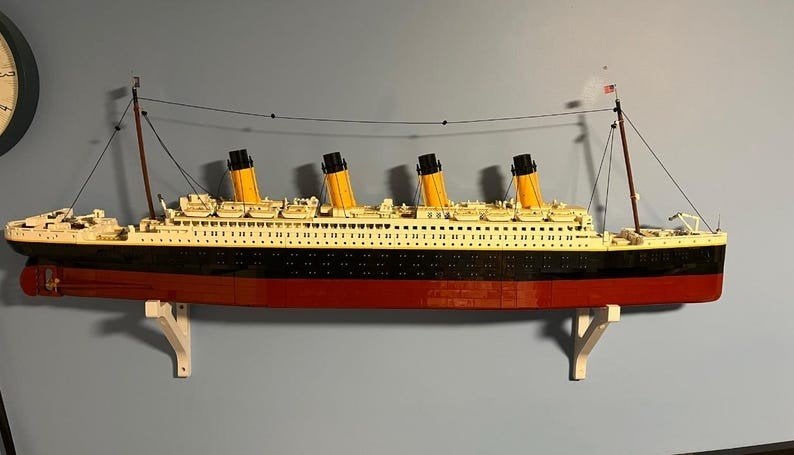 titanic lego replica. gelijk aan origineel.