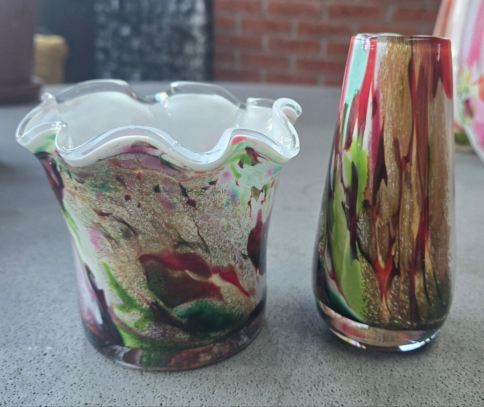 Twee gekleurde vaasjes van Fidrio., Huis en Inrichting, Handgemaakt, Meerkleurig, Ophalen of Verzenden, Glas