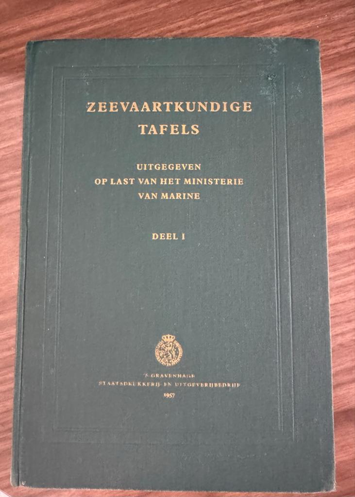 Antiek boek Zeevaartkundige tafels Deel 1, Antiek en Kunst, Antiek | Boeken en Bijbels, Ophalen of Verzenden