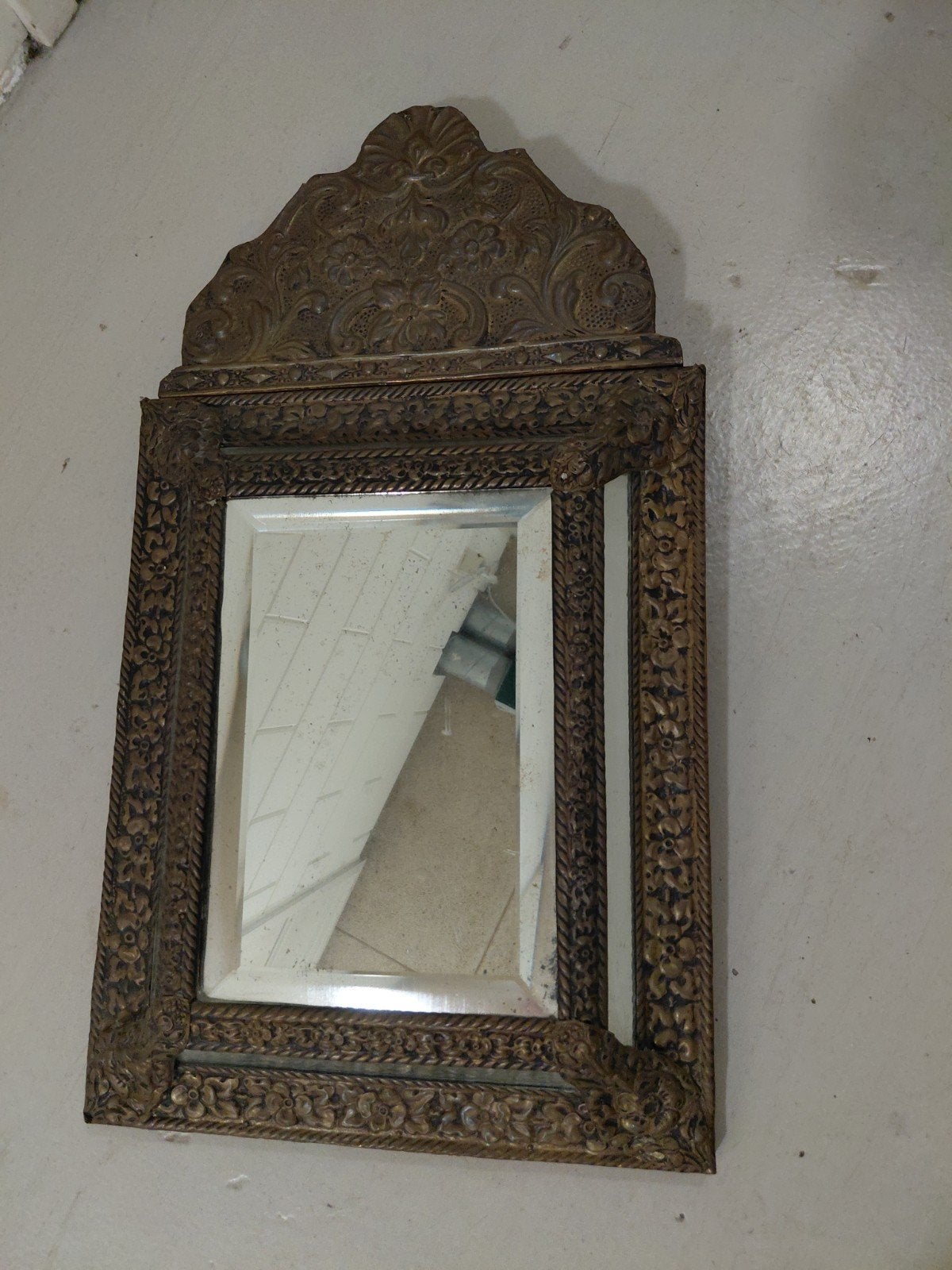 Antieke spiegel met gedetailleerd metalen frame, Ophalen, Overige vormen, Minder dan 50 cm, Minder dan 100 cm