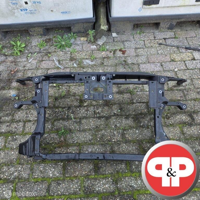 Voorfront voor VW PASSAT B7 3AA805588E