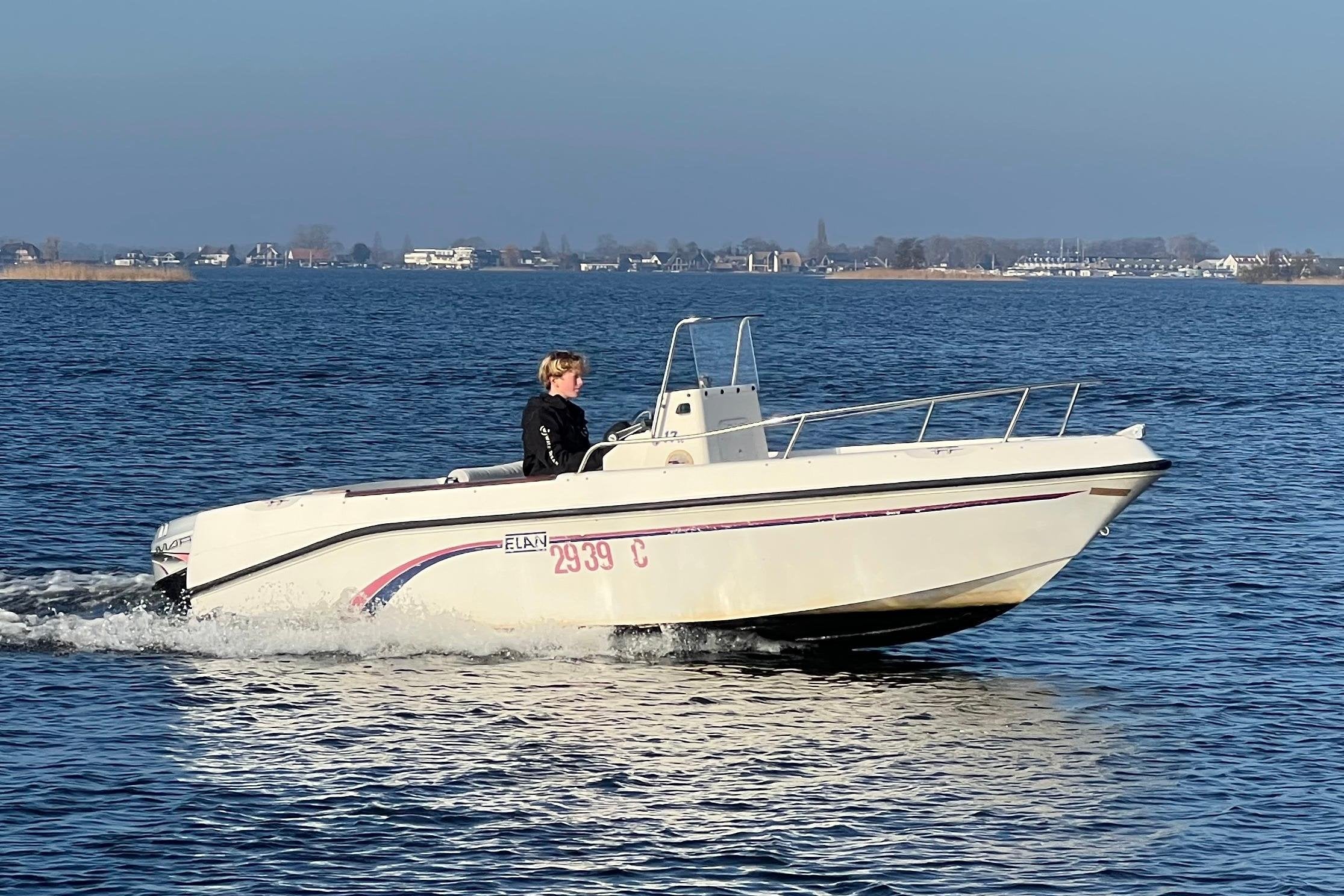 Elan 17 CC Center Consoleboot, Watersport en Boten, Vis- en Consoleboten, Gebruikt, Overige merken, Overige brandstoffen, Buitenboordmotor