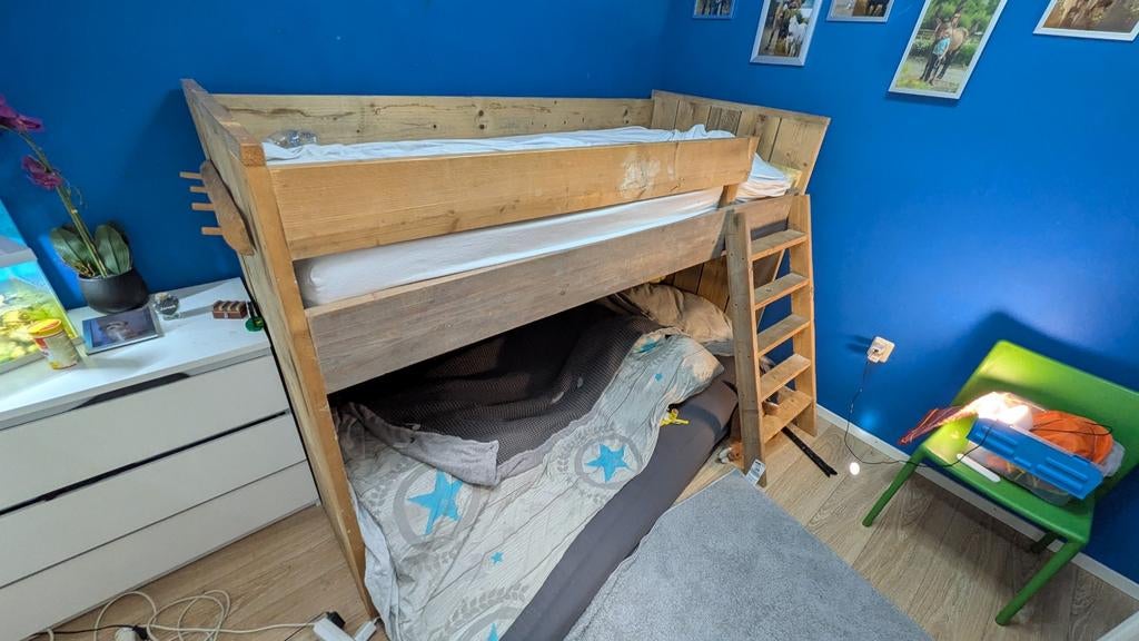 Stevig steigerhouten hoogslaper met ladder, Ophalen, Gebruikt, Stapelbed