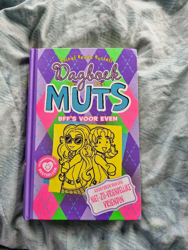 Dagboek van een muts boek bff's voor even, Gelezen, Rachel Renée Russell, Ophalen of Verzenden, Fictie