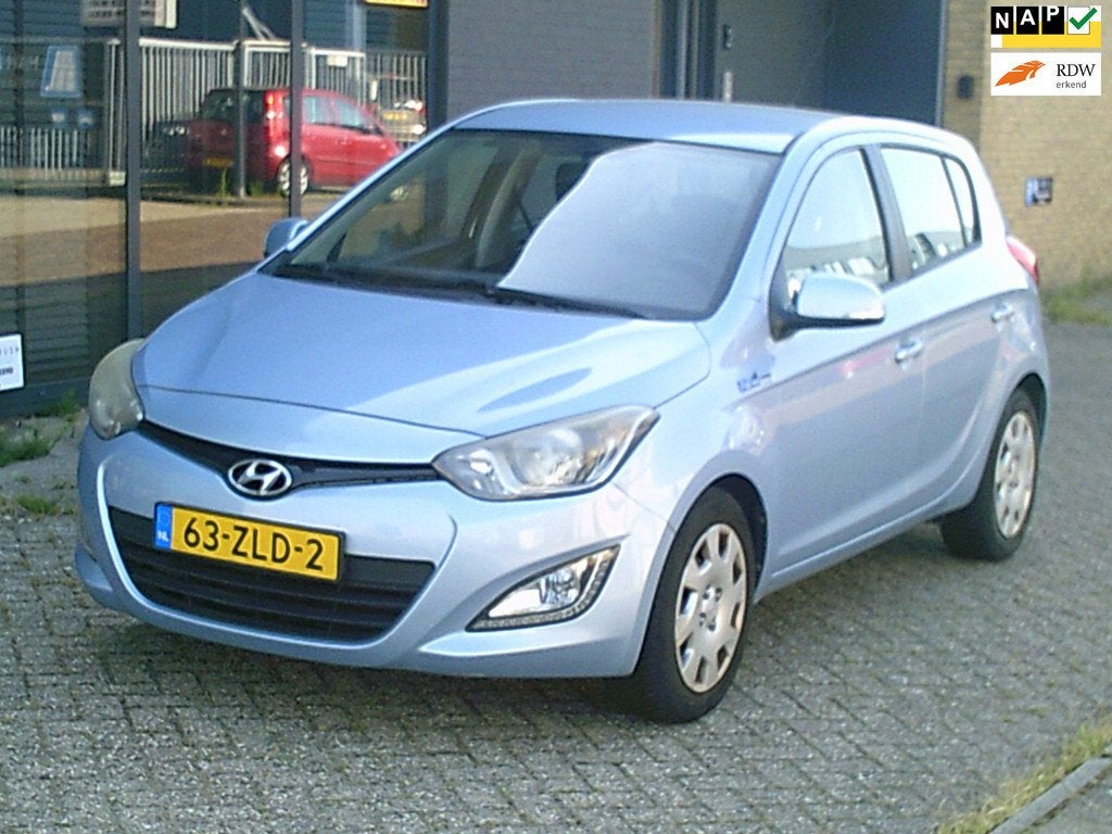 Hyundai I20 1.2i i-Motion Nwe Koppeling Airco Stuurbekr Elek, Auto's, Hyundai, Euro 5, Gebruikt, 4 cilinders, Start-stop-systeem