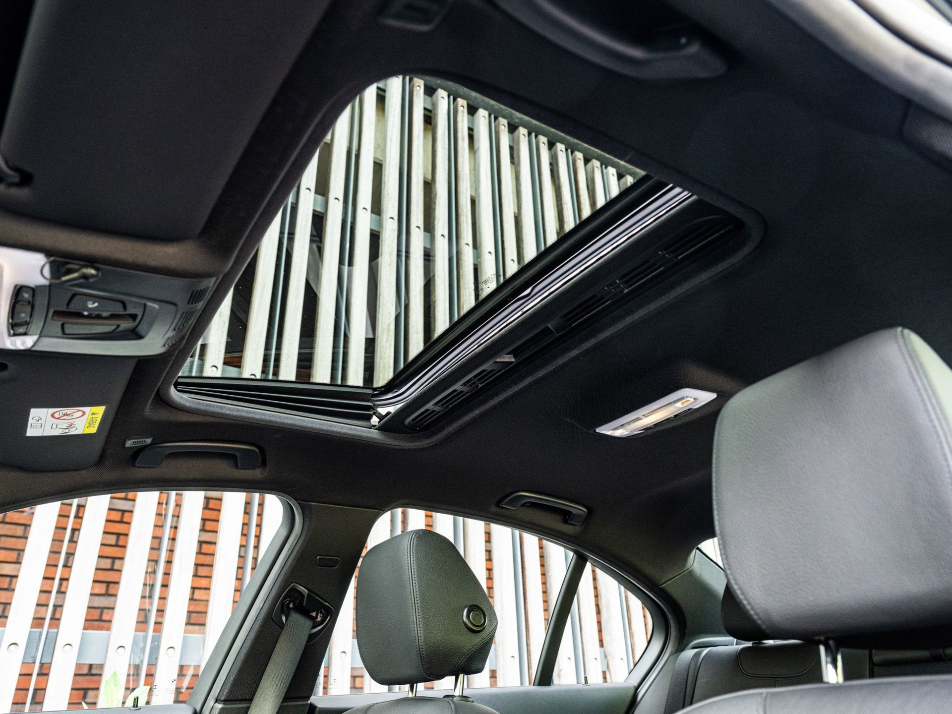 BMW 3-serie 335i 306pk AUT. xDrive High-Exe. |Schuifdak|HUD|, Automatische klimaatregeling, Leder, Bedrijf, 3-Serie