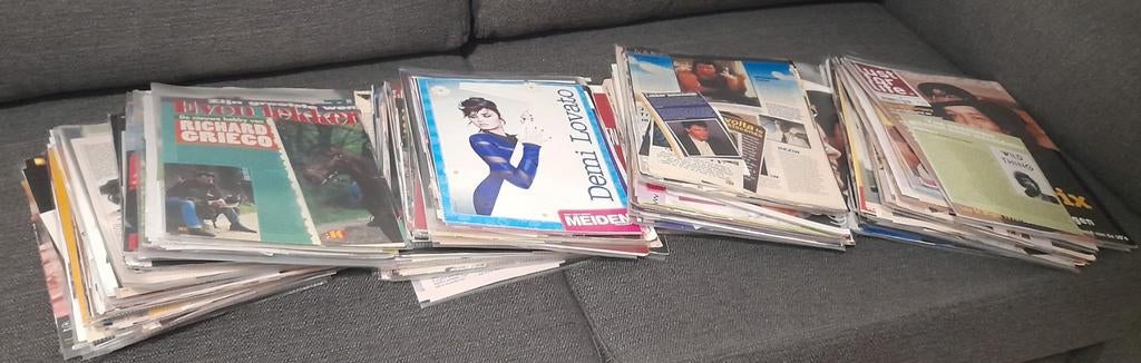 Diverse knipsel pakketten artiesten, acteurs etc.. Take That, Ophalen of Verzenden, 1980 tot heden, Nederland, Knipsel(s)