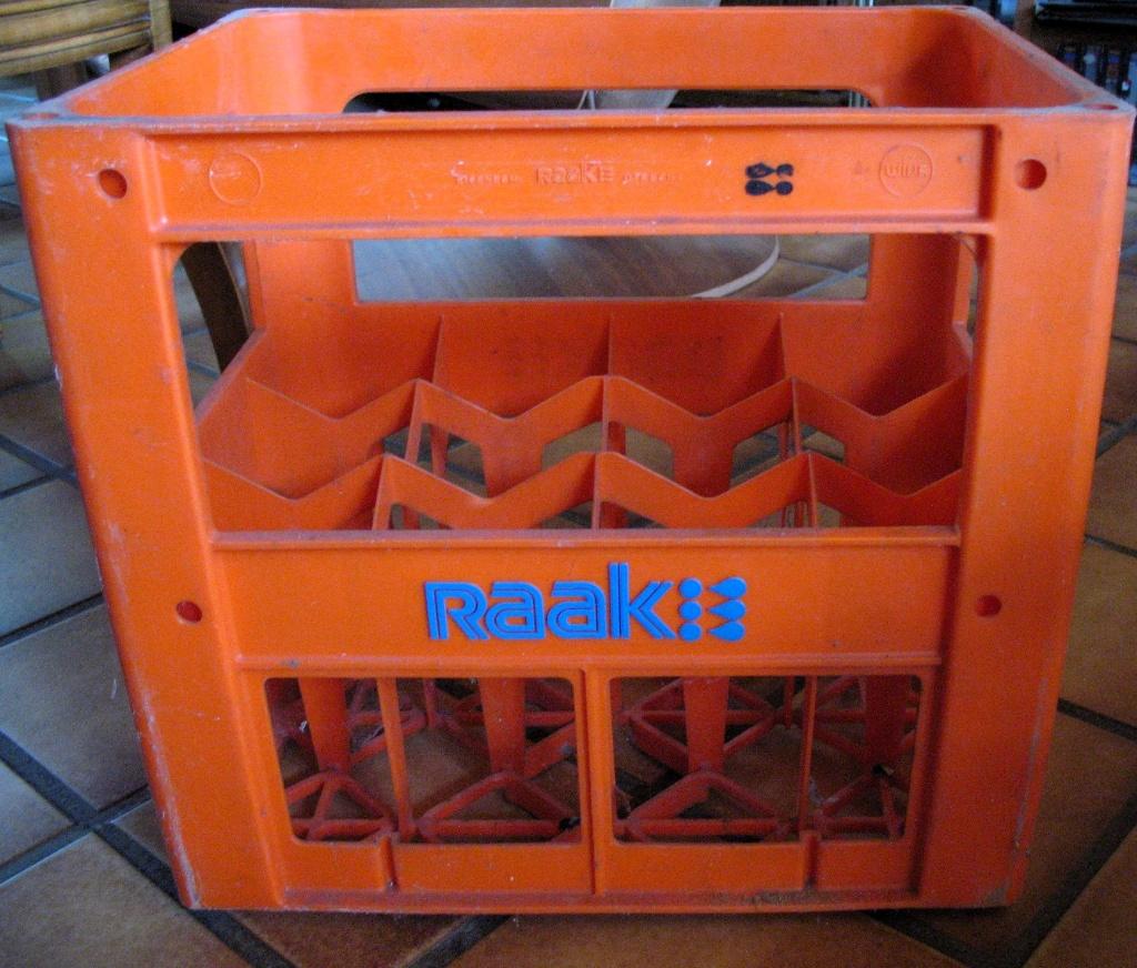 vintage  ORANJE Raak 12  frisdrankenflessenkrat, Ophalen, Doos, 100 cm of meer, Minder dan 35 cm