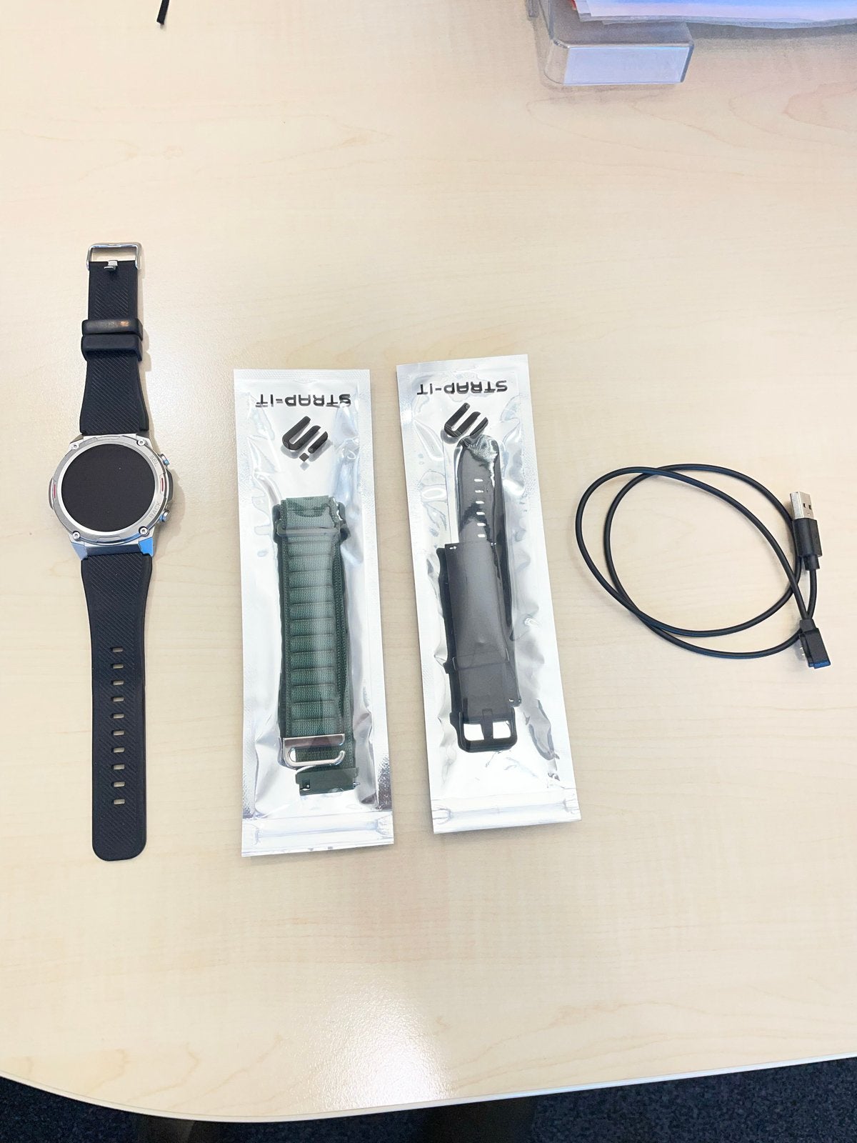 Gard pro ultra 2+ Smartwatch met extra bandjes en oplader, Afstand, Zwart, Ophalen of Verzenden, Zo goed als nieuw