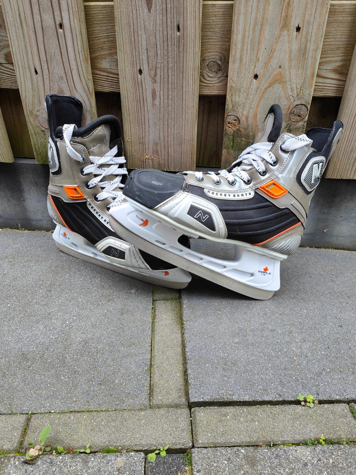IJshockeyschaatsen maat 44 - Zo goed als nieuw, Ophalen of Verzenden, Zo goed als nieuw, IJshockeyschaatsen, Maple