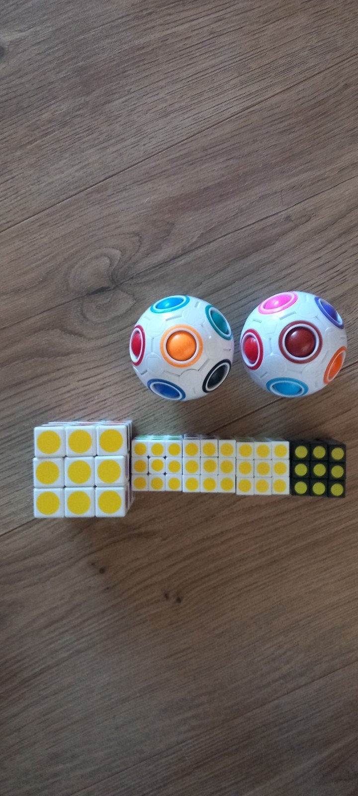 4 kleine rubix cubes 1 grote en 2 puzzel balls., Ophalen of Verzenden, Minder dan 500 stukjes, Gebruikt, Rubik's of 3D-puzzel