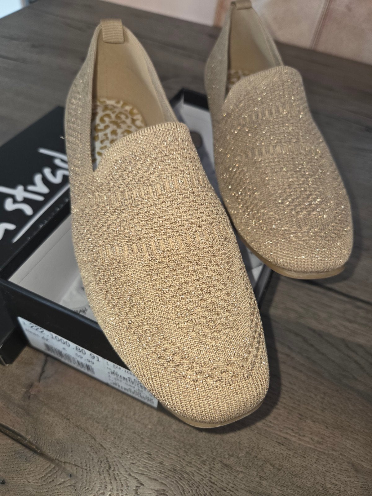 Damesschoen goud van La Strada mt 42 (nieuw), Kleding | Dames, Overige kleuren, Instappers, Nieuw, Ophalen of Verzenden
