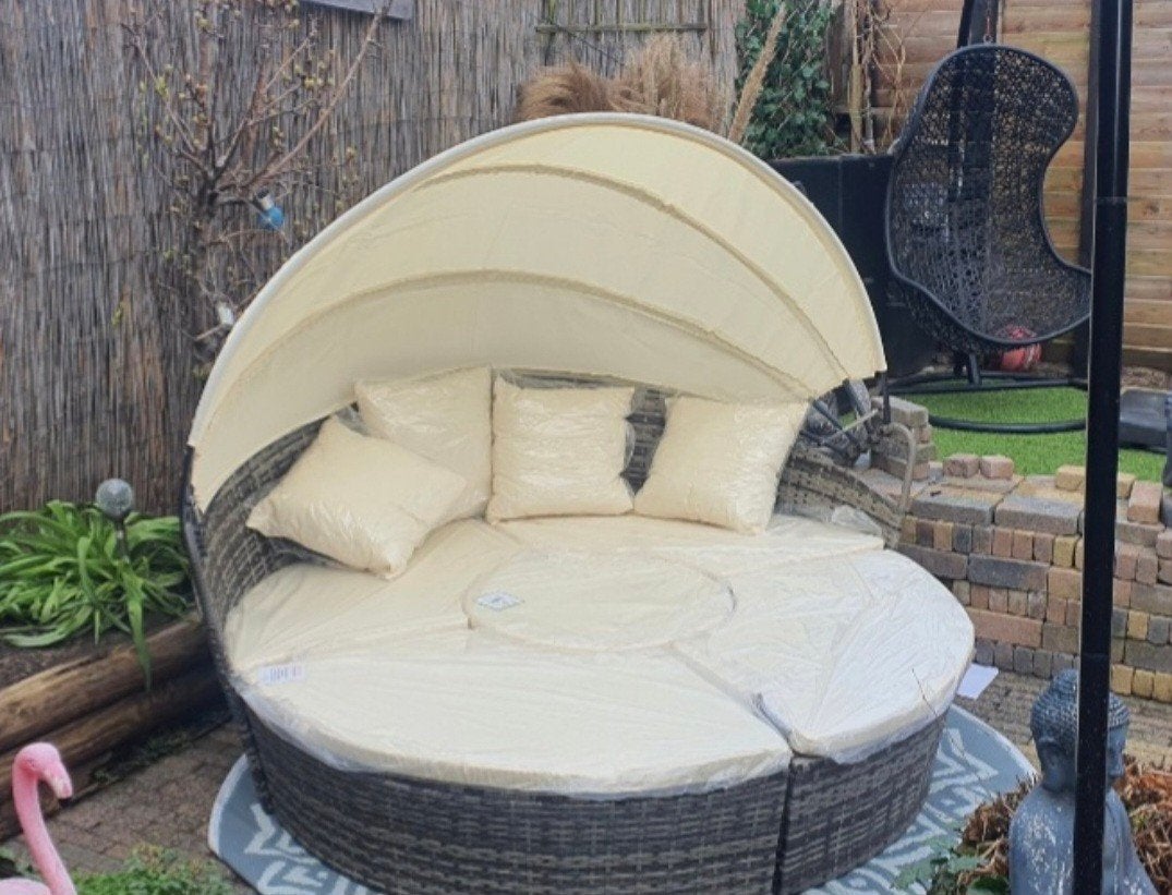 Lounge eiland met zonnescherm, Ophalen