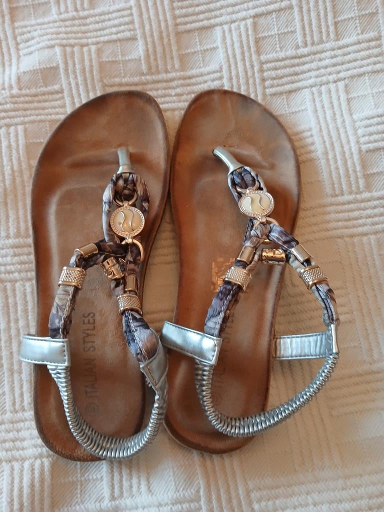 Italiaanse stijl sportieve dames sandalen, maat 40, Italian Styles, Ophalen of Verzenden, Zo goed als nieuw, Sandalen of Muiltjes