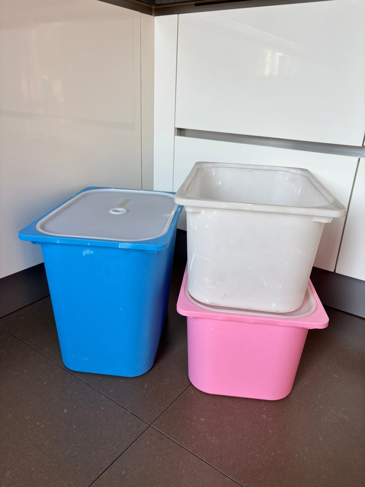 3x Ikea trofast opbergbak bakken + 2 deksels, Kinderen en Baby's, Ophalen
