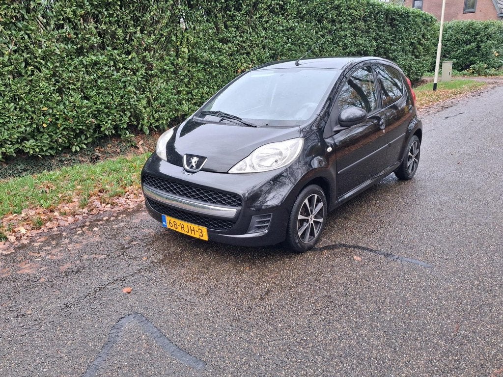 Peugeot 107 1.0-12V XS, Voorwielaandrijving, Euro 5, Gebruikt, 4 stoelen