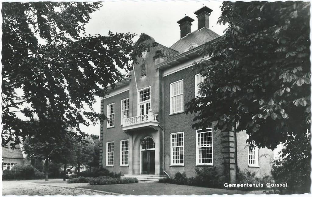 ANSICHTKAART  GORSSEL  Gemeentehuis, Verzamelen, Ansichtkaarten | Nederland, Verzenden, 1960 tot 1980, Ongelopen, Gelderland