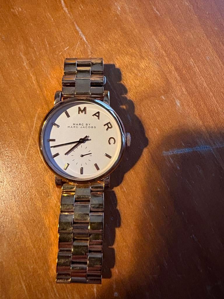 Marc Jacobs Roségouden Horloge - Zo goed als nieuw, Sieraden, Tassen en Uiterlijk, Horloges | Dames, Polshorloge, Zo goed als nieuw